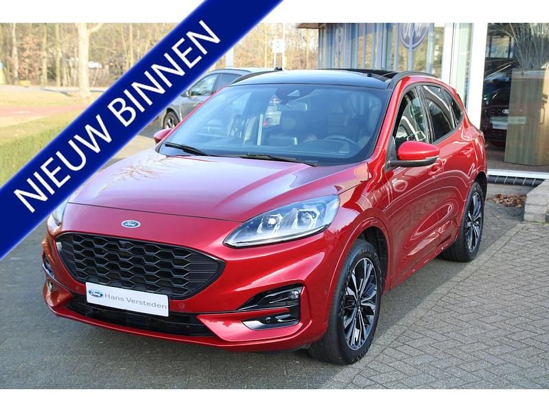 Rood (metallic) Occasion 2023 Ford Kuga ST-Line X SUV | € 30.950 (Iets duurder) - Afbeelding 1/4