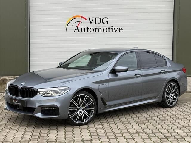 Grijs Gebruikt 2020 BMW 530e Executive Sedan | € 34.950 (Eerlijke prijs) - Afbeelding 1/4