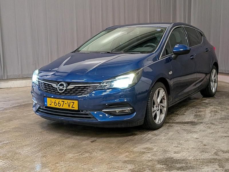 Blauw Occasion 2020 Opel Astra Elegance Hatchback | € 12.935 (Eerlijke prijs) - Afbeelding 1/3
