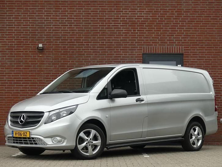Grijs Gebruikt 2019 Mercedes Vito MPV | € 14.950 (Iets duurder) - Afbeelding 1/1