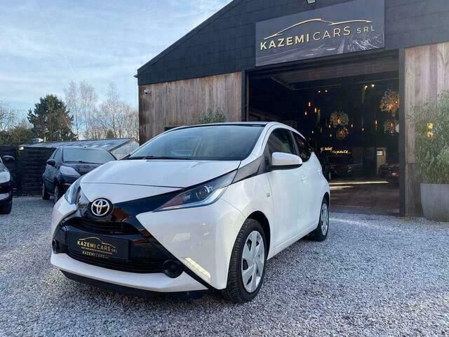 Wit Occasion 2017 Toyota Aygo Hatchback | € 10.990 (Super prijs) - Afbeelding 1/4