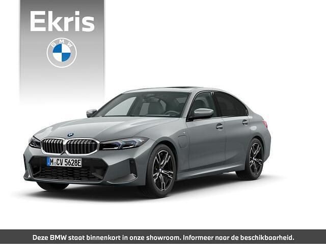 Grijs Nieuw 2025 BMW 330 Comfort Edition Sedan | € 67.284 (Super prijs) - Afbeelding 1/2