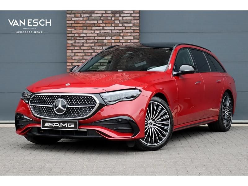 Occasion Mercedes E300 AMG line 313 PK (230 kW) 2024 Rood (metallic) Stationwagen