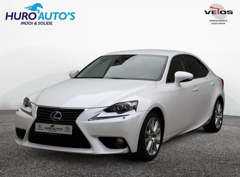 Wit Occasion 2014 Lexus IS300h Luxury Line Sedan | € 22.900 (Eerlijke prijs) - Afbeelding 1/4