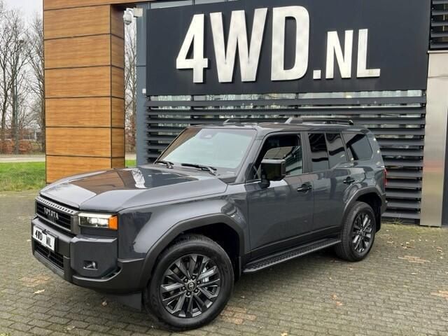 Grijs Nieuw 2024 Toyota Land Cruiser SUV | € 92.450 - Afbeelding 1/4