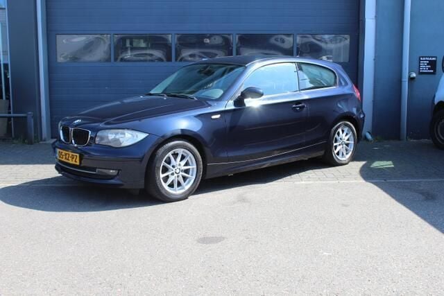 Blauw Gebruikt 2007 BMW 118 Executive Hatchback | € 3.950 (Eerlijke prijs) - Afbeelding 1/4