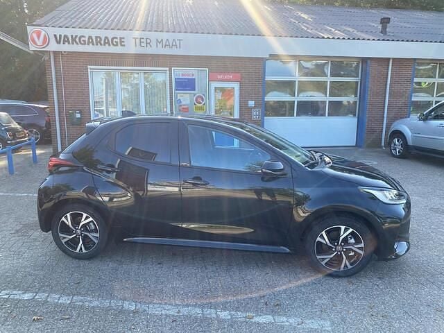 Nieuw Toyota Yaris 92 PK (67 kW) 2025 Zwart Hatchback