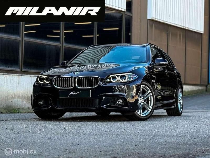 Zwart Gebruikt 2015 BMW 520 M Sport Stationwagen | € 13.900 (Eerlijke prijs) - Afbeelding 1/4