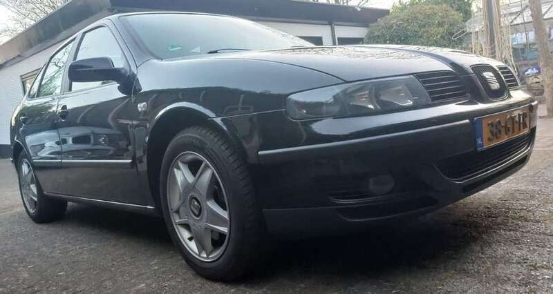Zwart Gebruikt 2001 Seat Toledo Sedan | € 1.950 (Eerlijke prijs) - Afbeelding 1/4