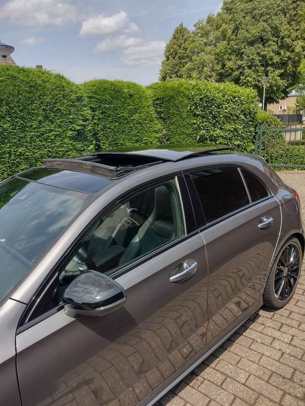 Grijs Gebruikt 2019 Mercedes A35 AMG Premium Plus Stationwagen | € 29.999 (Eerlijke prijs) - Afbeelding 1/4