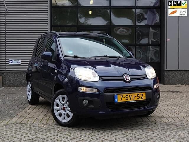 Blauw Gebruikt 2013 Fiat Panda Lounge Hatchback | € 2.950 (Goede deal) - Afbeelding 1/4