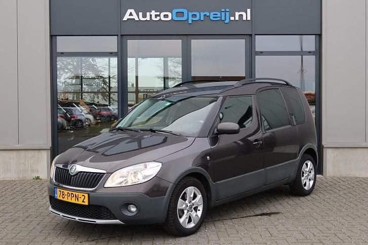 Bruin Gebruikt 2011 Skoda Roomster Dynamic MPV | € 7.495 (Eerlijke prijs) - Afbeelding 1/4
