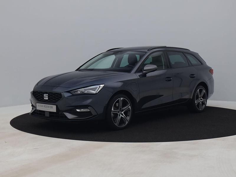 Grijs Gebruikt 2021 Seat Leon FR Hatchback | € 23.400 (Eerlijke prijs) - Afbeelding 1/4