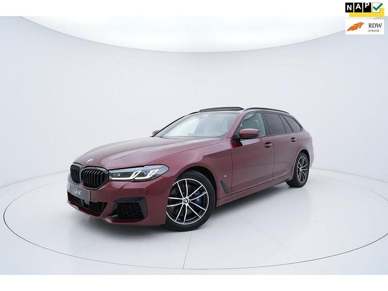 Occasion BMW 530 Executive 293 PK (215 kW) 2021 Rood Stationwagen