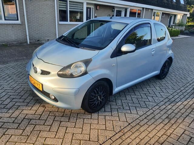 Blauw Gebruikt 2006 Toyota Aygo Hatchback | € 1.350 (Eerlijke prijs) - Afbeelding 1/4