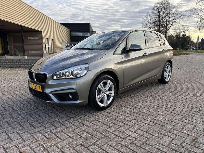 Bruin Gebruikt 2018 BMW 218 Active Tourer Executive MPV | € 15.945 (Goede deal) - Afbeelding 1/4