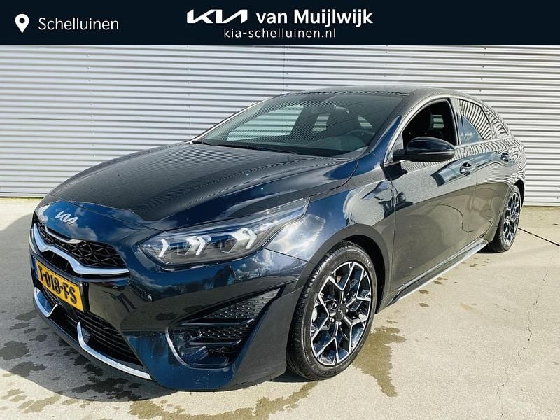 Zwart, metallic lak Gebruikt 2023 Kia ProCeed GT-Line Hatchback | € 30.900 (Eerlijke prijs) - Afbeelding 1/4