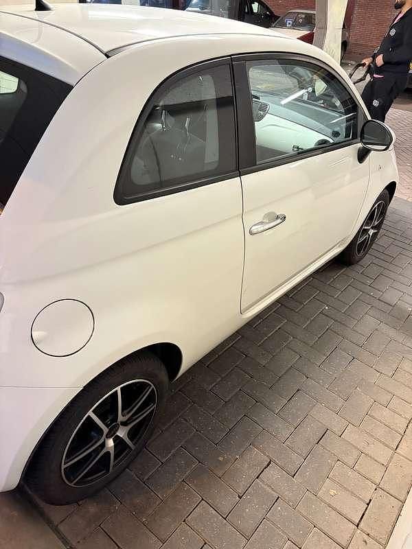 Wit Gebruikt 2015 Fiat 500 Pop Hatchback | € 5.000 (Goede deal) - Afbeelding 1/4
