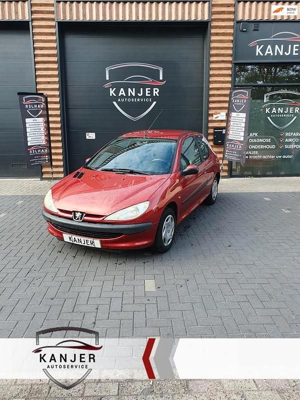 Rood Gebruikt 1999 Peugeot 206 Hatchback | € 1.450 (Eerlijke prijs) - Afbeelding 1/1