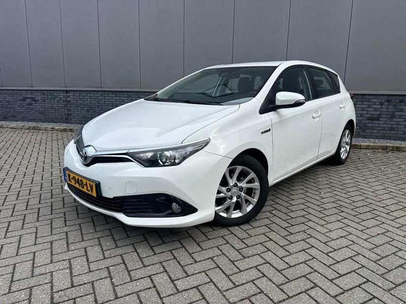 Wit Gebruikt 2018 Toyota Auris Hybrid Hatchback | € 10.999 (Goede deal) - Afbeelding 1/4