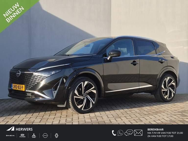 Pearl black Occasion 2024 Nissan Qashqai SE SUV | € 34.885 (Eerlijke prijs) - Afbeelding 1/4