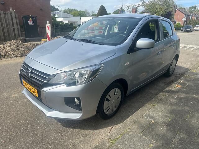 Grijs Gebruikt 2021 Mitsubishi Space Star Hatchback | € 11.250 (Goede deal) - Afbeelding 1/4