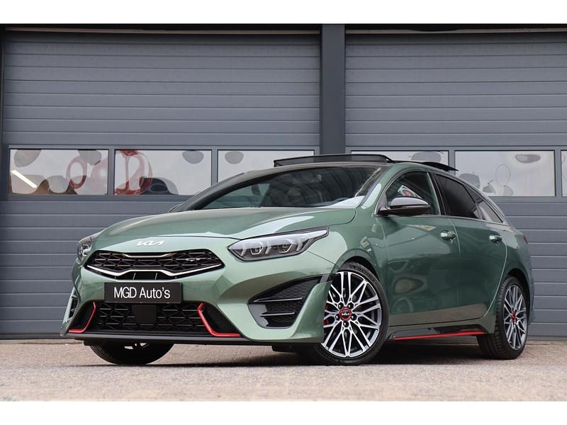 Groen Gebruikt 2022 Kia ProCeed Stationwagen | € 34.950 (Duur) - Afbeelding 1/4