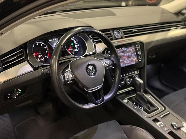 Occasion VW Passat Highline 150 PK (110 kW) 2019 Grijs (metallic) Stationwagen