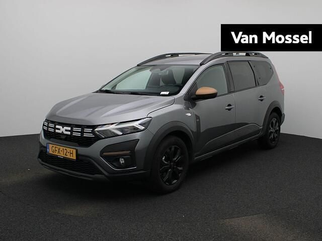 Grijs Gebruikt 2024 Dacia Jogger Extreme MPV | € 24.940 (Duur) - Afbeelding 1/4