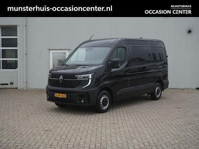 Zwart metallic Gebruikt 2024 Renault Master Van | € 35.500 (Eerlijke prijs) - Afbeelding 1/4