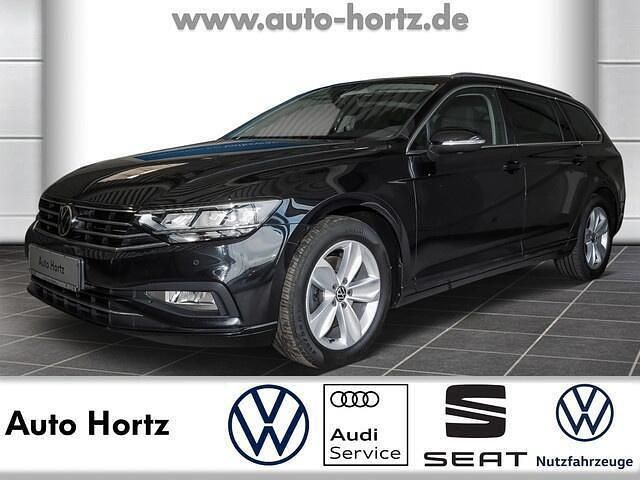 Zwart Gebruikt 2021 VW Passat Business Stationwagen | € 31.929 - Afbeelding 1/4