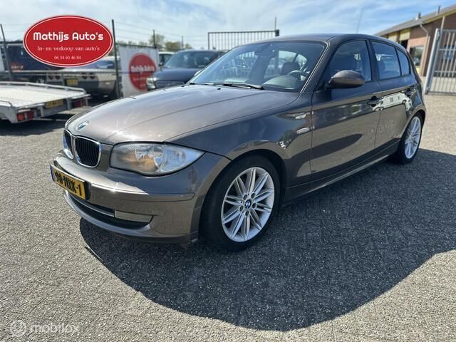 Bruin Gebruikt 2009 BMW 118 Executive Hatchback | € 1.950 (Super prijs) - Afbeelding 1/4
