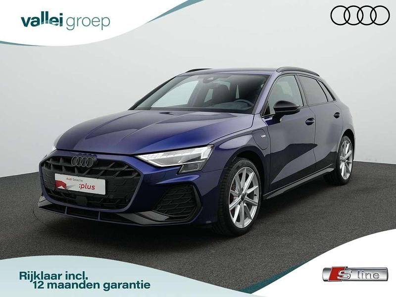 Nieuw Audi A3 Sportback e-tron S-Line 272 PK (200 kW) 2025 Blauw Hatchback