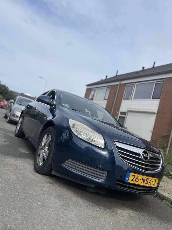 Blauw Gebruikt 2010 Opel Insignia Edition MPV | € 5.500 (Eerlijke prijs) - Afbeelding 1/4