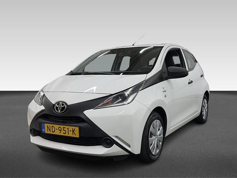 Wit Gebruikt 2016 Toyota Aygo Hatchback | € 7.745 (Goede deal) - Afbeelding 1/4