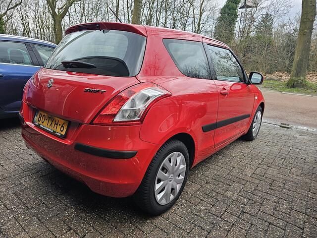 Occasion Suzuki Swift Comfort 94 PK (69 kW) 2012 Rood Hatchback
