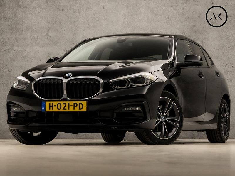 Zwart Gebruikt 2020 BMW 118 Sport Line Hatchback | € 20.245 - Afbeelding 1/4