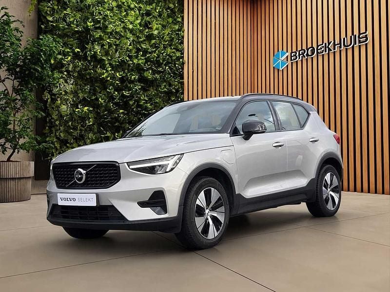 Grijs Gebruikt 2022 Volvo XC40 Plus SUV | € 30.900 (Eerlijke prijs) - Afbeelding 1/4