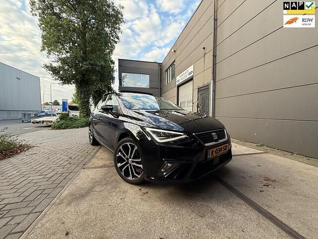 Zwart Gebruikt 2021 Seat Ibiza Business Hatchback | € 15.699 (Eerlijke prijs) - Afbeelding 1/4