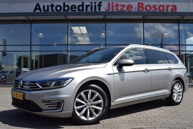 Grijs Gebruikt 2015 VW Passat Highline Stationwagen | € 14.950 (Eerlijke prijs) - Afbeelding 1/4