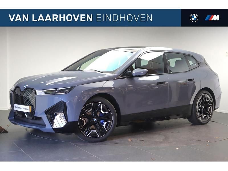 Grijs Gebruikt 2022 BMW iX Sport Line SUV | € 55.950 (Goede deal) - Afbeelding 1/4