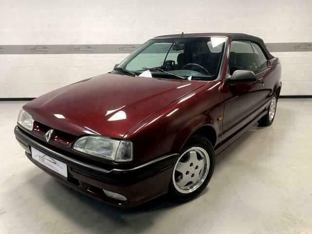 Occasion Renault 19 92 PK (67 kW) 1994 Rood Cabriolet