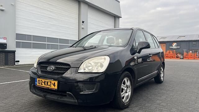 Zwart Occasion 2010 Kia Carens MPV | € 1.650 (Eerlijke prijs) - Afbeelding 1/4