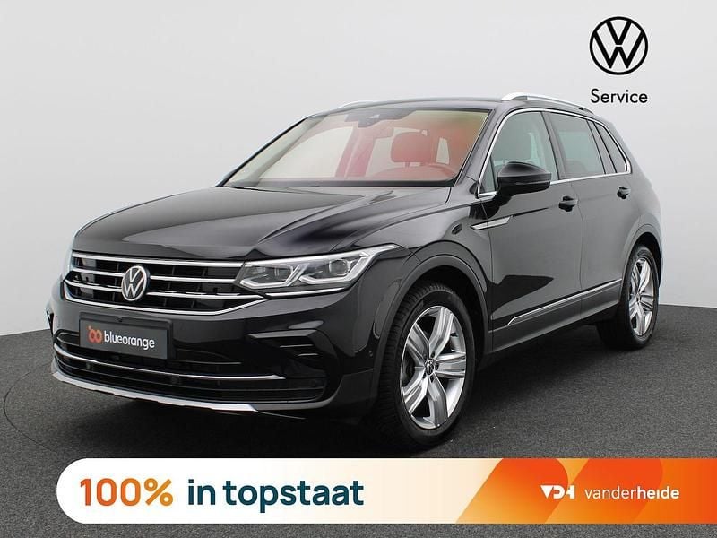 Zwart Gebruikt 2021 VW Tiguan Pro SUV | € 36.900 (Eerlijke prijs) - Afbeelding 1/3