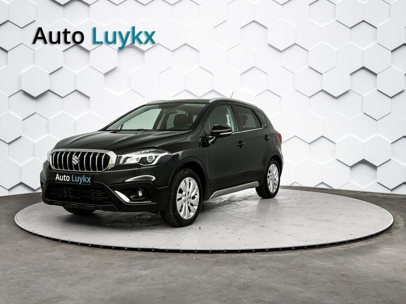 Zwart Gebruikt 2021 Suzuki SX4 S-Cross SUV | € 23.940 (Eerlijke prijs) - Afbeelding 1/4