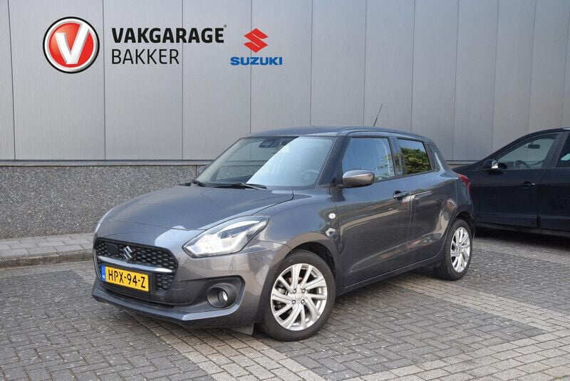 Grijs Gebruikt 2023 Suzuki Swift Hatchback | € 19.950 (Goede deal) - Afbeelding 1/4