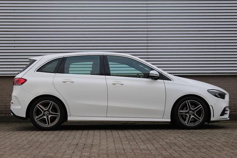 Occasion Mercedes B180 Business 136 PK (100 kW) 2020 Wit MPV