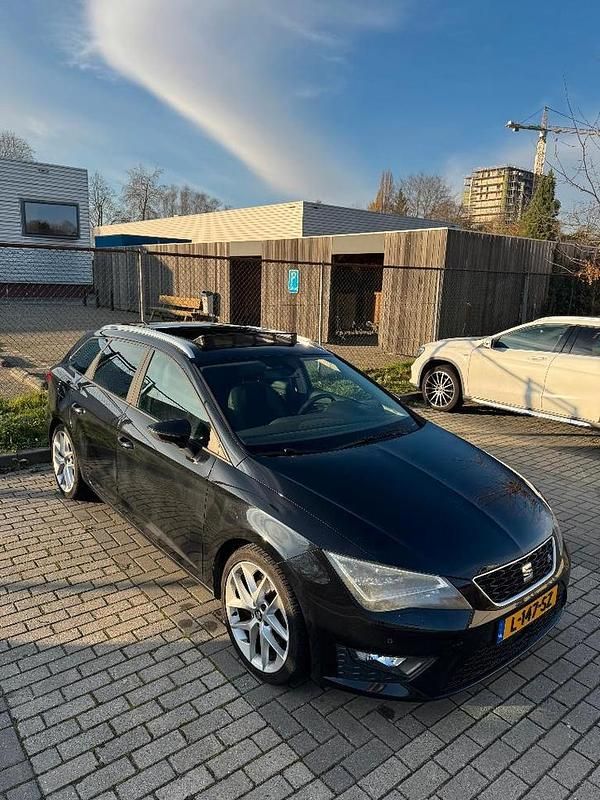 Occasion 2014 Seat Leon ST Business Stationwagen | € 10.999 (Iets duurder) - Afbeelding 1/4