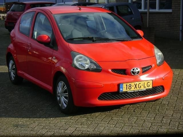 Occasion Toyota Aygo 2007 Rood Hatchback