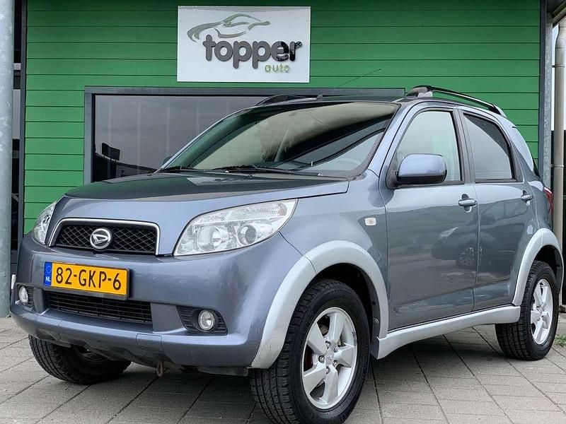 Grijs, metallic lak Gebruikt 2008 Daihatsu Terios SUV | € 5.950 (Eerlijke prijs) - Afbeelding 1/4